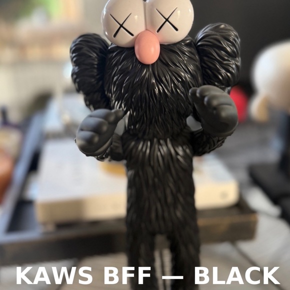 KAWS BFF Vinyl Figure - Picture 1 of 3